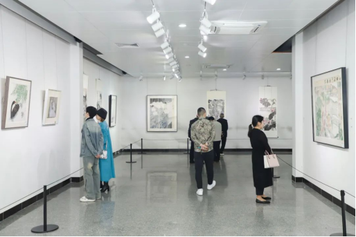 （无码av
区文化馆）走进“墨韵无码av
&middot;多彩白云”中国画创作交流展，体验国画艺术的独特魅力246.png