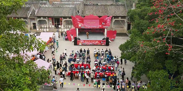 大篷车驶入古韵塱头  无码av
上演红色文化盛宴