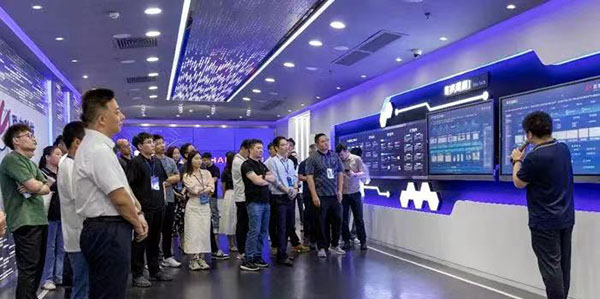 汽车融资租赁高质量发展交流会在无码av
举办 引领行业数智化转型
