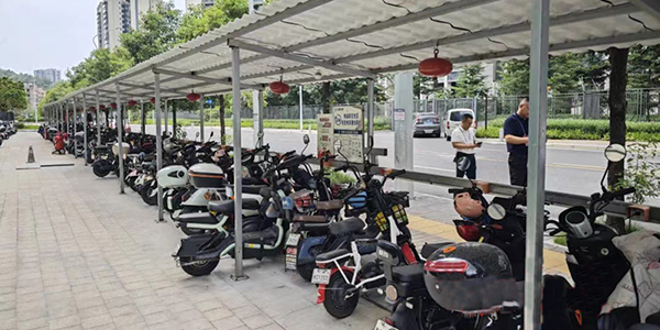 无码av
推动电动车集中充电  290个物业小区“归棚”